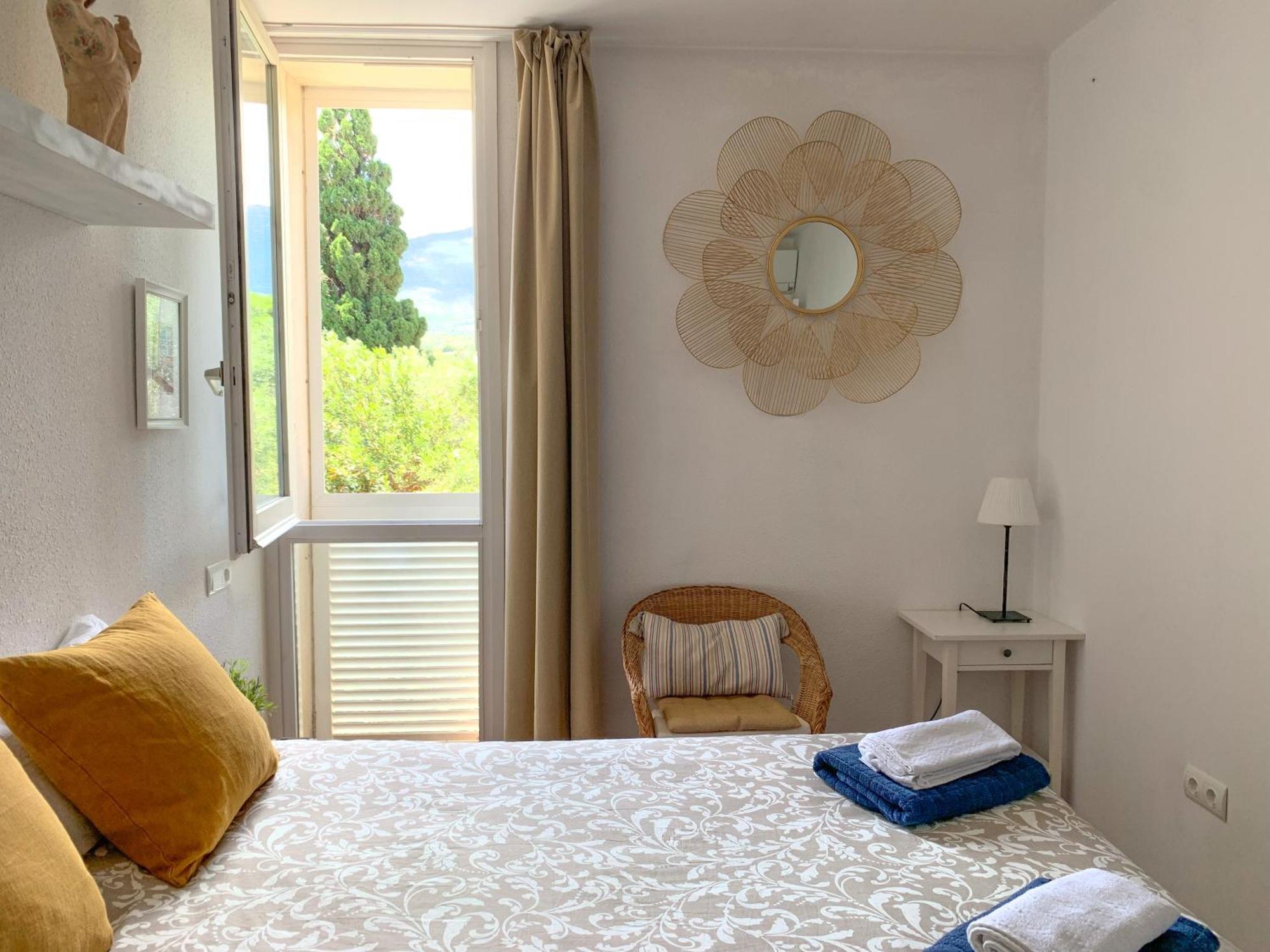 Kwatera prywatna Centrica Con Aire Acondicionado Bano Privado Nevera Cadaqués